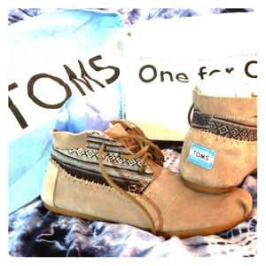 Tom's Moccasins w/ Dustbag - EUC!